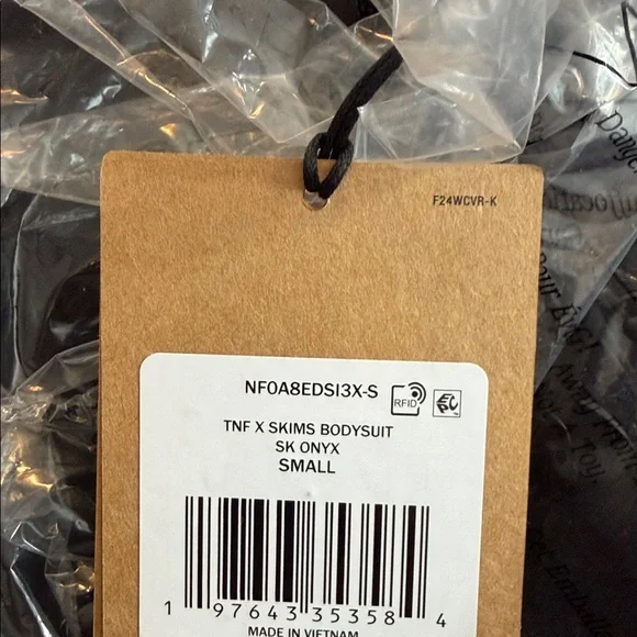 SKIMS X North Face Refina bodysuit jumpsuit Onyx NWT S (SK0241) - Picture 5 of 5
